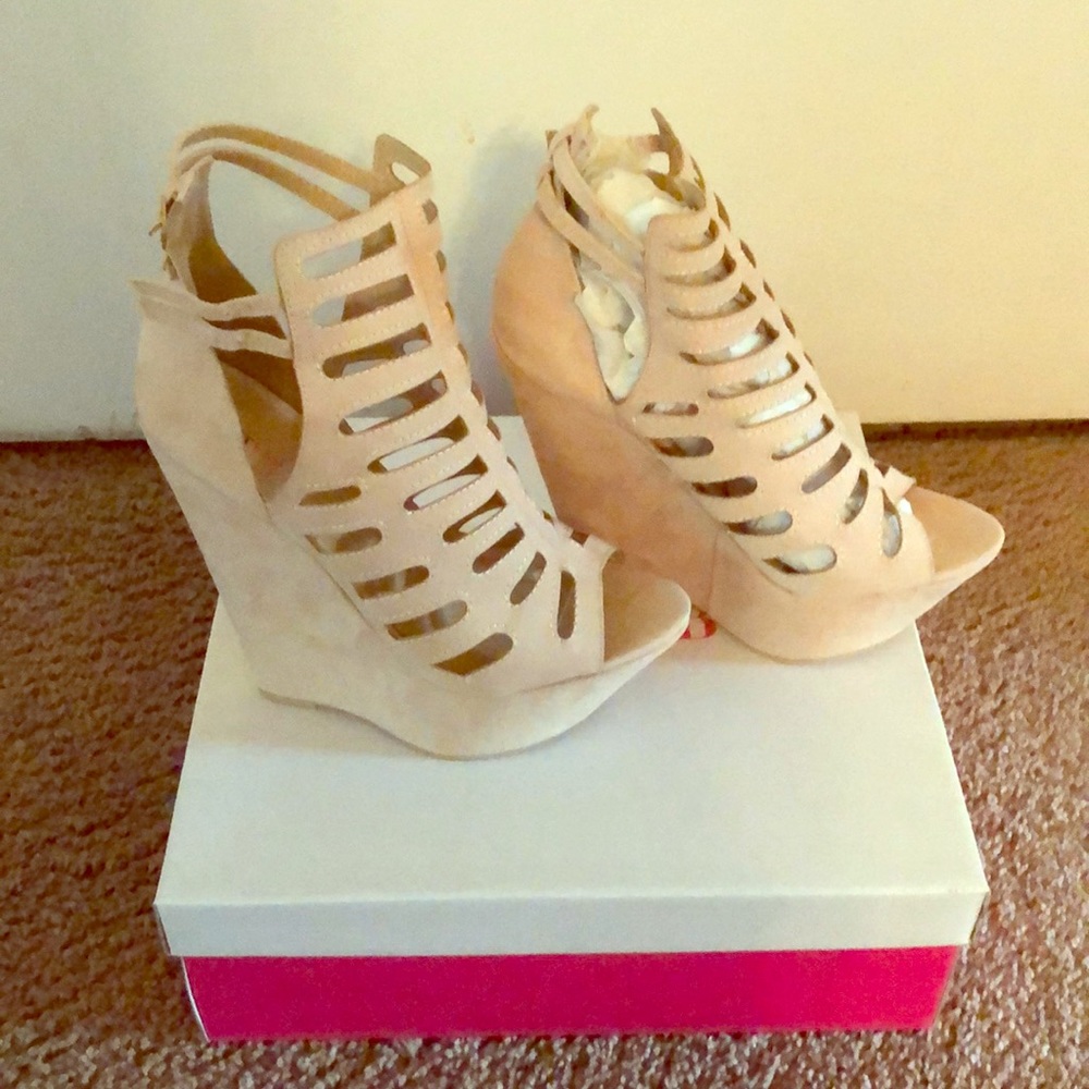 Nude, platform heel